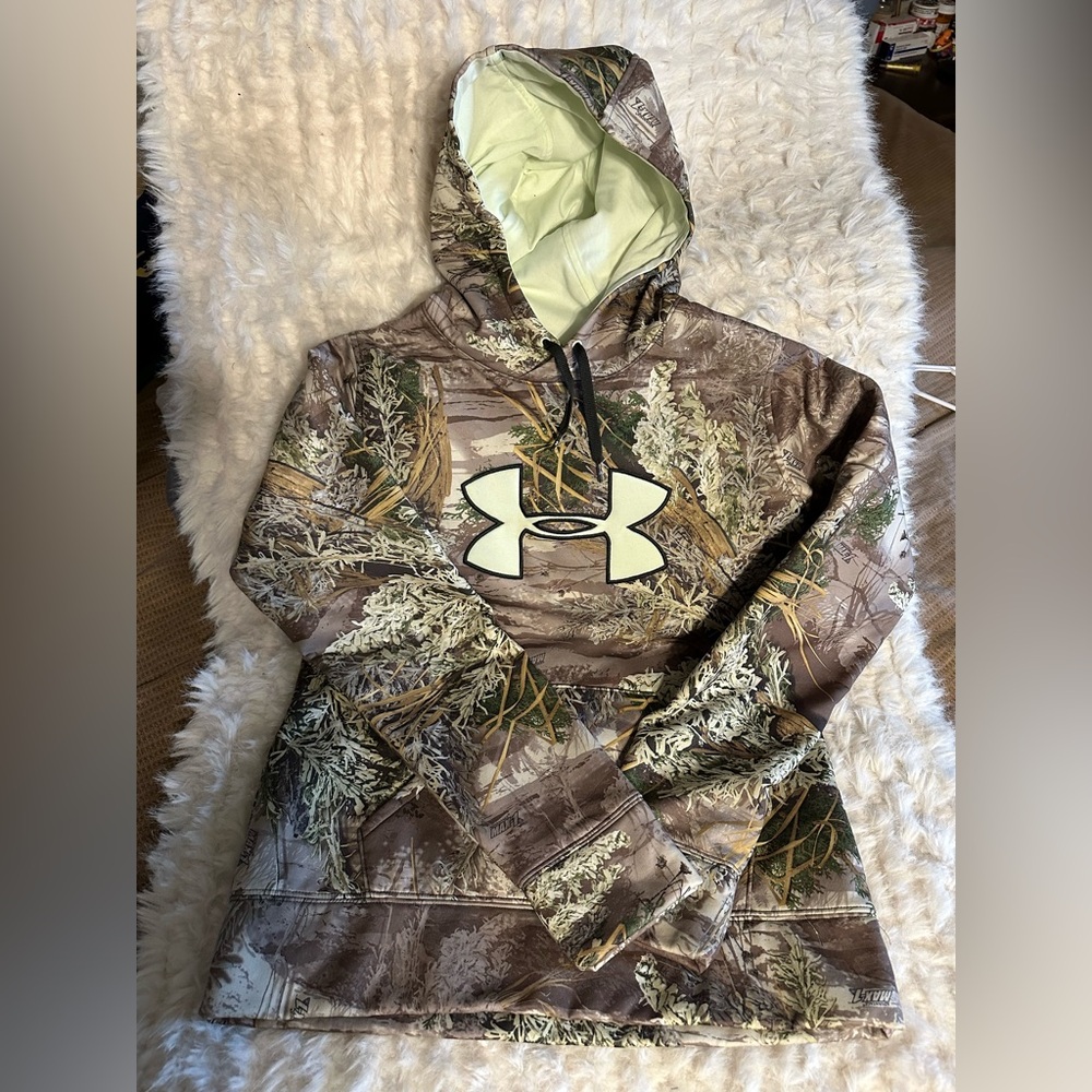 Under Armour Realtree Camo Hoodie with Cream Lining